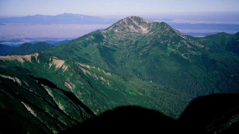 飛騨山脈（北アルプス）鷲羽岳から望む黒部五郎岳